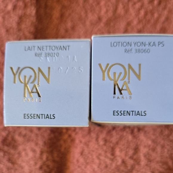 White Skincare Toner - Picture 4 of 4